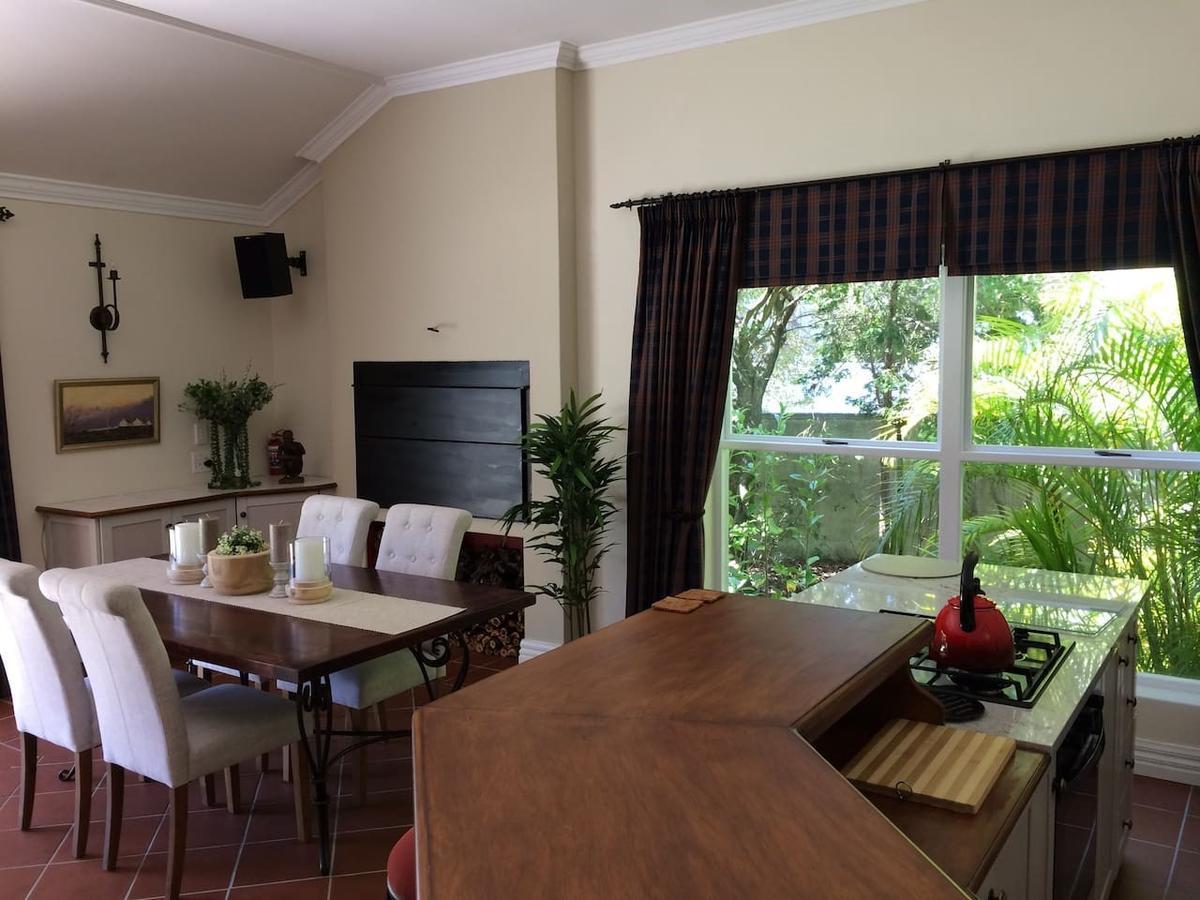 לינה וארוחת בוקר קייפטאון Camelot In Constantia מראה חיצוני תמונה