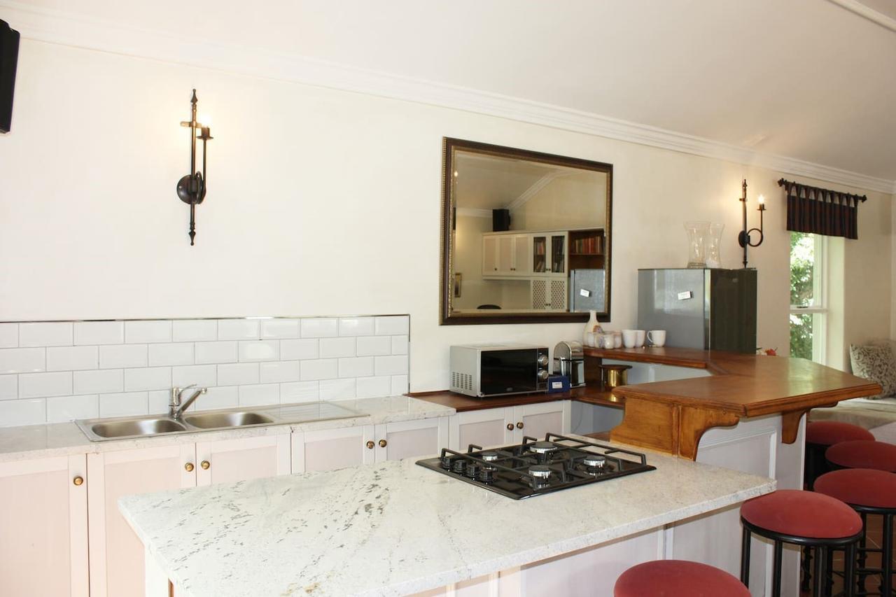 לינה וארוחת בוקר קייפטאון Camelot In Constantia מראה חיצוני תמונה