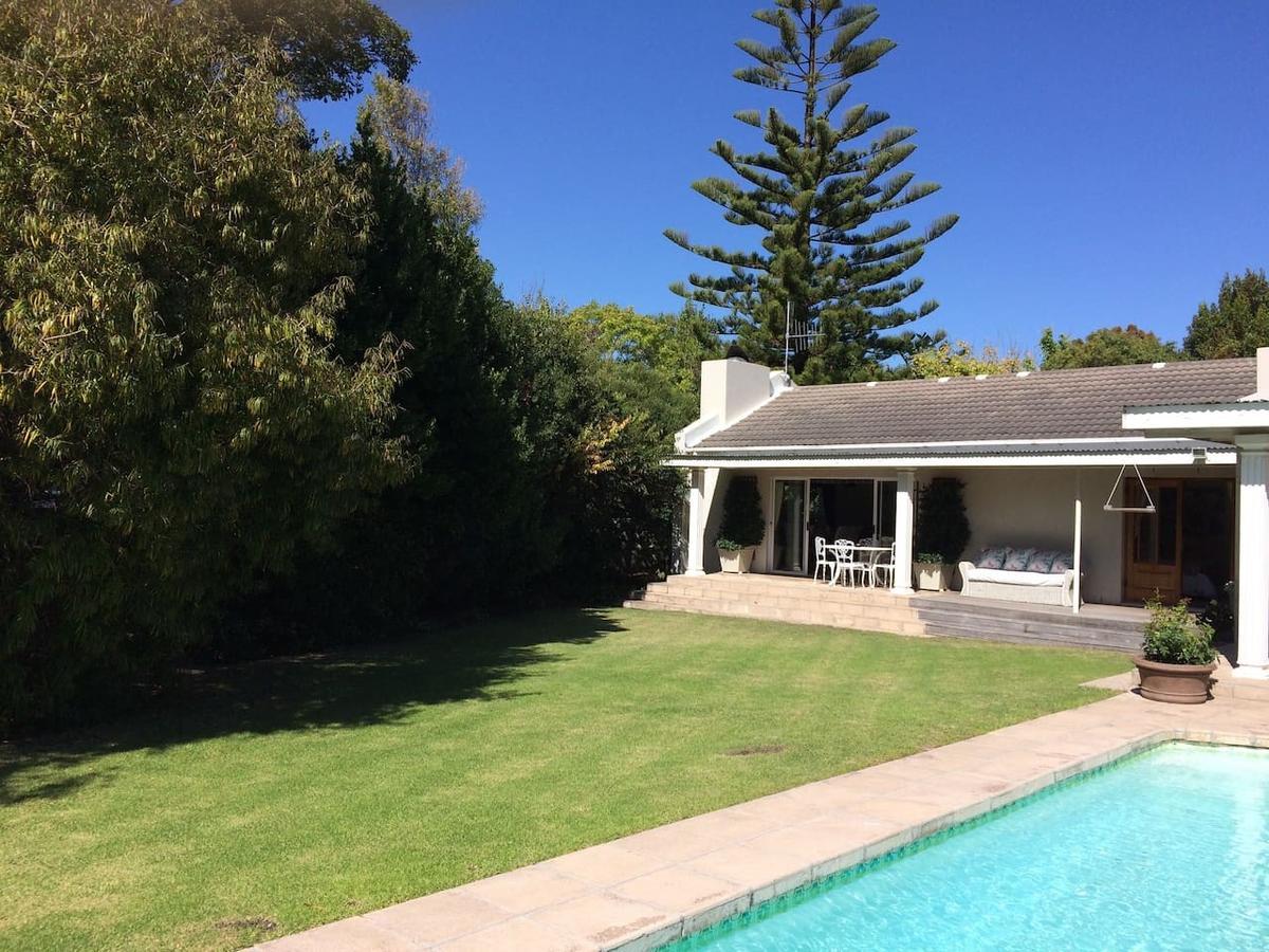 לינה וארוחת בוקר קייפטאון Camelot In Constantia מראה חיצוני תמונה
