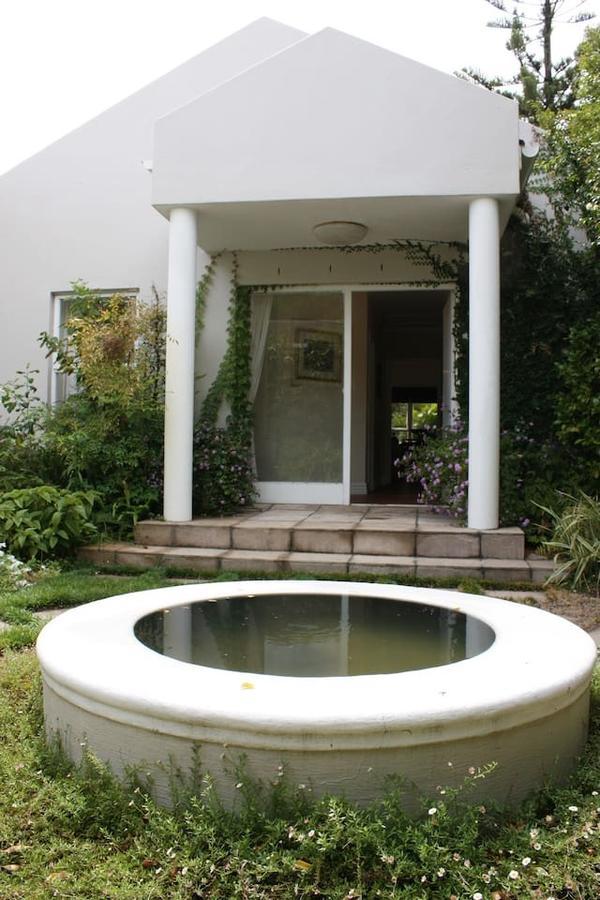 לינה וארוחת בוקר קייפטאון Camelot In Constantia מראה חיצוני תמונה
